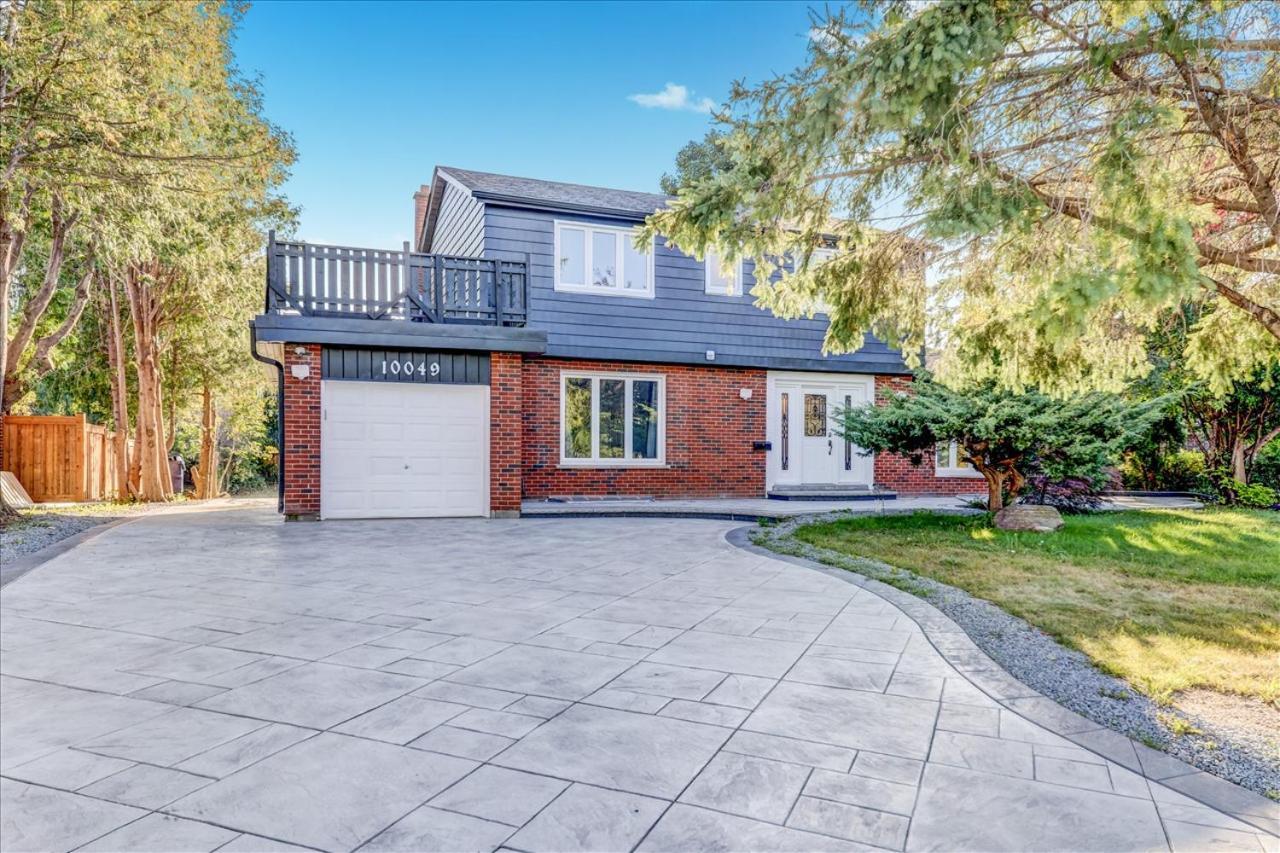 Stunning 7 Bedroom Rougeview Home With 2 Kitchens, 5 Bathrooms, Amazing Backyard & 8-Car Parking Toronto Exterior photo